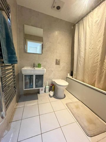 3 bedroom apartment to rent - Photo 4