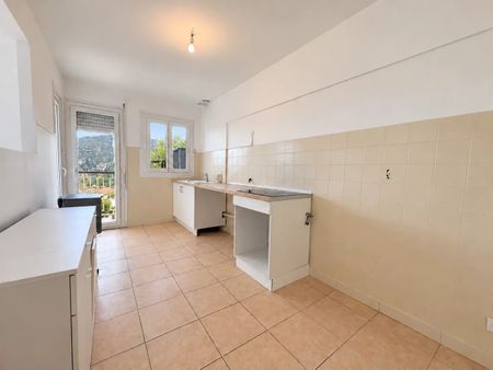 Location Appartement 3 pièces 76m² NICE 06000 - Photo 3