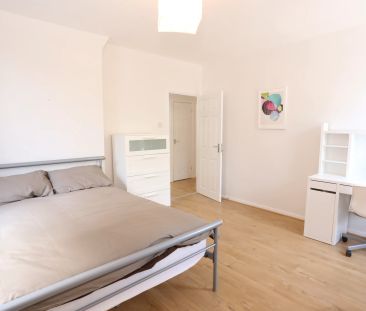 Alton House – Room 4 - Photo 1