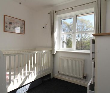 3 bedroom terraced house to rent - Photo 2