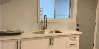 Downtown Toronto Townhouse Studio for rent - Photo 2