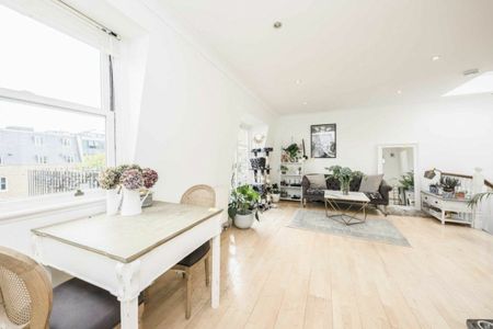 Nevern Square, Earls Court, SW5 - Photo 2