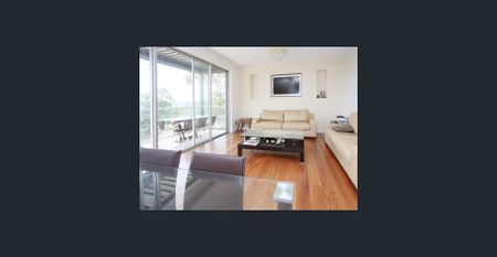 Stunning Two Storey 4 bed Executive Townhouse with Middle Harbour Views! - Photo 2