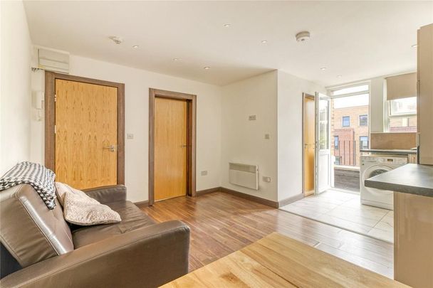1 bedroom flat to rent - Photo 1