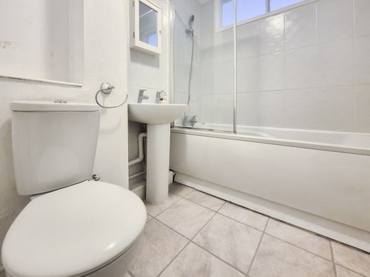 2 bedroom end terraced house to rent, - Photo 1