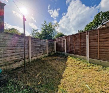1 bedroom semi-detached house to rent - Photo 6