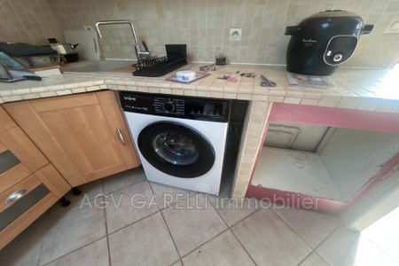 Location Appartement 1 pièce 35m² SIX FOURS LES PLAGES 83140 - Photo 2