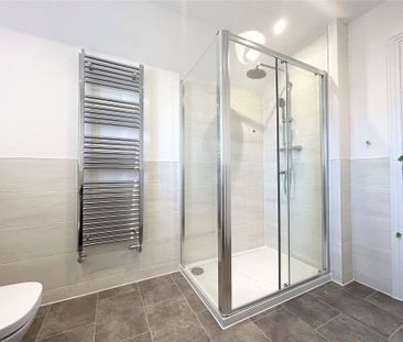 3 bedroom House in Collins Walk, Crowthorne - Photo 2