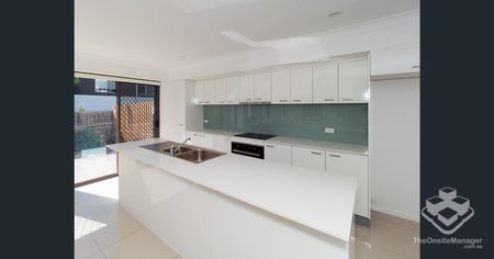 MODERN 4 BEDROOMS TOWNHOUSE AVAILABLE - Photo 5