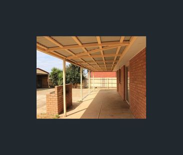 67 Flemington Crescent, Werribee, Vic 3030 - Photo 3