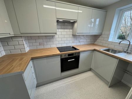 2 bedroom townhouse to rent - Photo 4