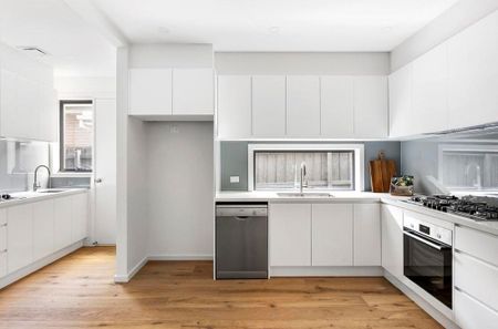 Share Accommodation - Utilities Included! - Photo 3