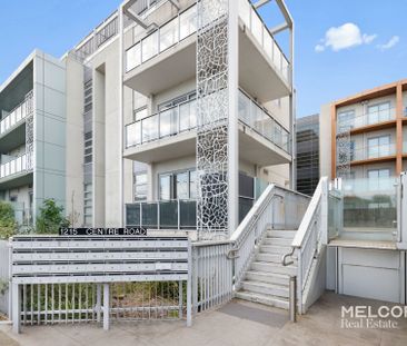 Stylish Living with Open Plan Design - Photo 6