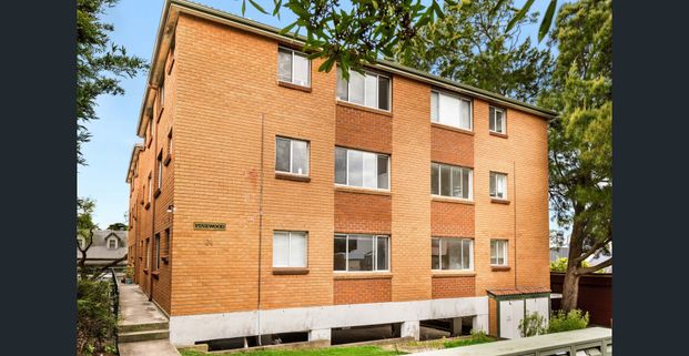 Sun-filled apartment - Photo 1