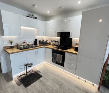 Edinburgh Gate - Photo 6