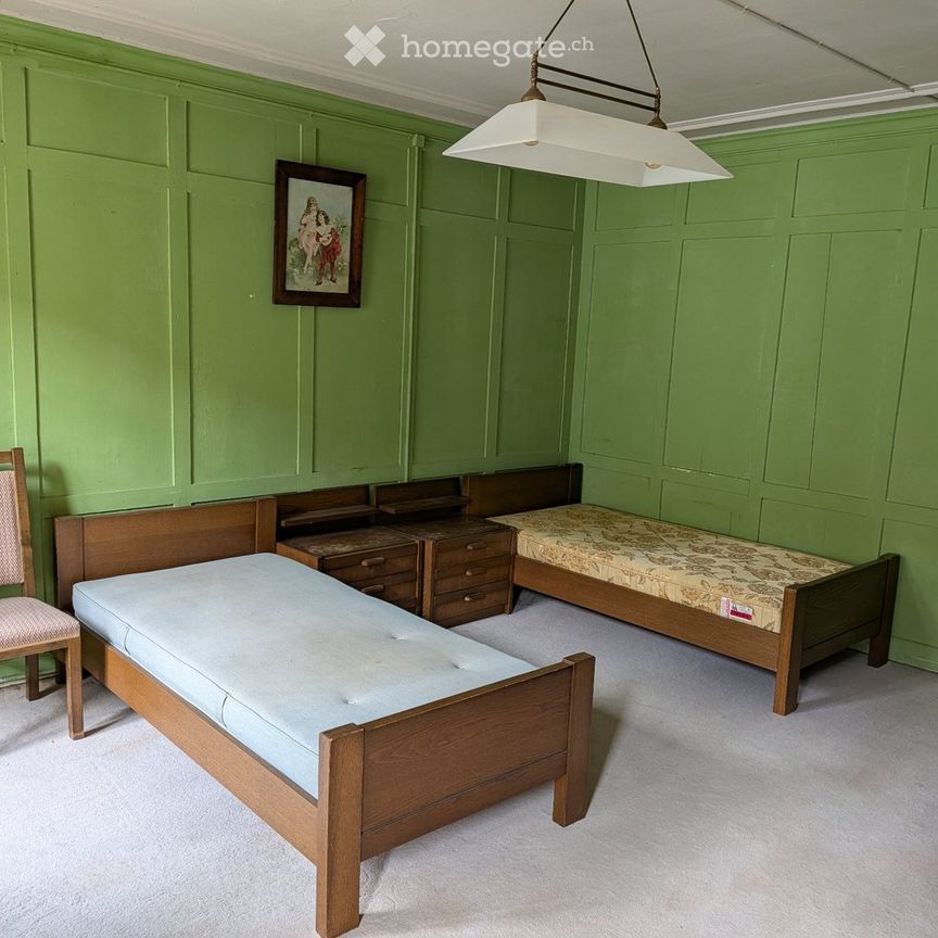 Grosszügiges Zimmer in historischen Gasthaus Diesbach - Photo 1