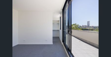 'Encore' Penthouse - the height of harbourside luxury - Photo 5