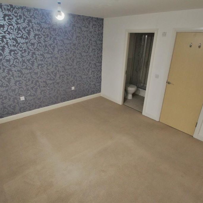 3 bedroom end of terrace house to rent - Photo 1