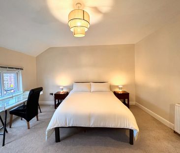 2 Bed Penthouse, Hyde Park Road, LS6 - Photo 3