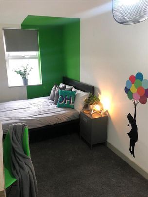 1 bedroom in a house share to rent - Photo 1