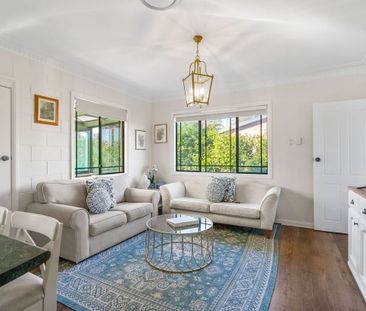 Spacious Family Home with Views - 9 Charles St, Milton - Photo 2