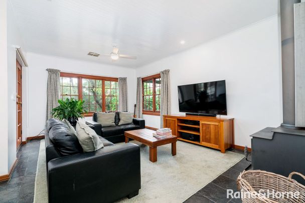 Perfectly Presented Family Home - 8-Month Rental - Choice of Furnished or Unfurnished - Photo 1