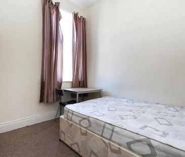 3 bedroom flat to rent - Photo 3