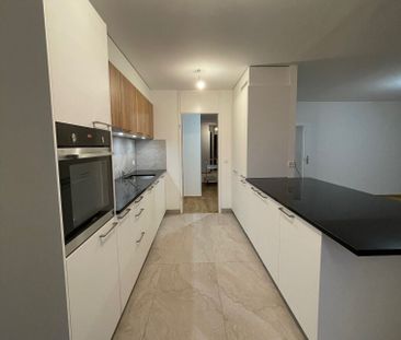 A completely renovated apartment for rent in Romont. - Foto 2