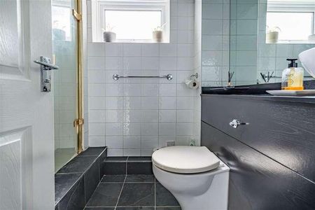 Coniston Court, Bower Hill, Epping, CM16 - Photo 4