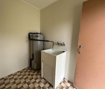 Cosy One Bedroom Unit in Great Central Location, Water Included ! - Photo 5