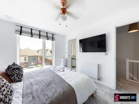 4 bedroom terraced house to rent - Photo 5