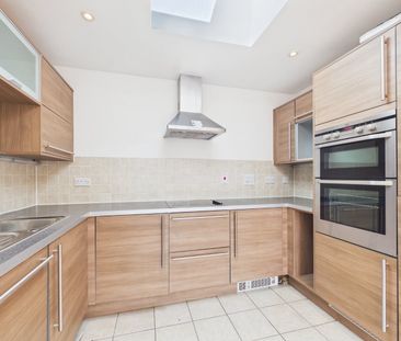 2 bedroom in Pavilions, Windsor - Photo 1