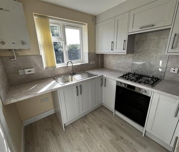 3 bedroom semi-detached house to rent - Photo 6