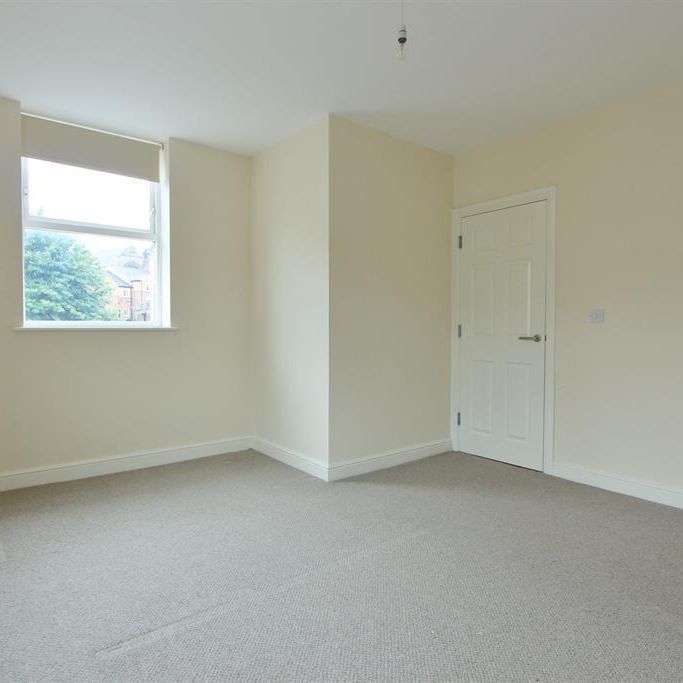 3 bedroom end of terrace house to rent - Photo 1