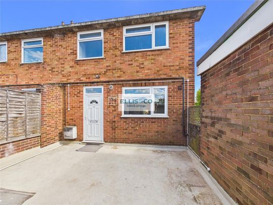 3 bedroom apartment to rent - Photo 1