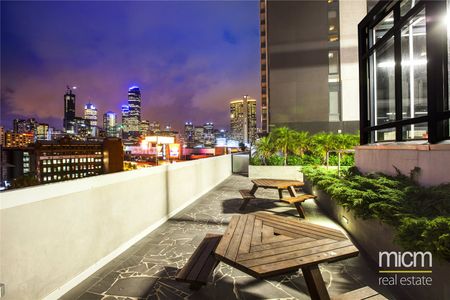 2504/63 Whiteman Street - Photo 3