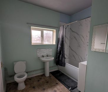 3 bedroom flat to rent - Photo 3