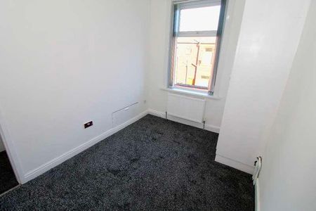 Pomona Street, Rochdale, OL11 - Photo 3