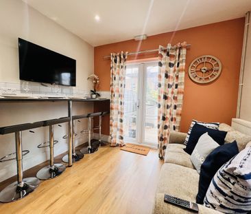 BEDROOM 3 – LARGE DOUBLE ENSUITE - Photo 1