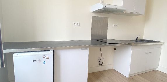 Location Appartement 1 pièce 27m² - Photo 2