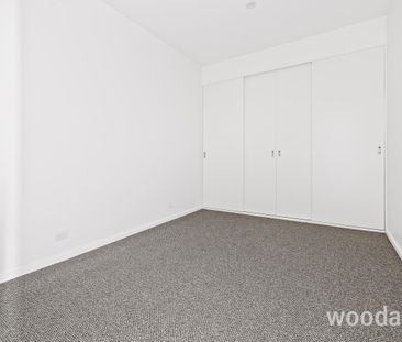 Renovating apartment with utilities included - Photo 1