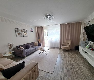 Große 3-Zimmer-Wohnung mit Balkon und Gäste-WC in Bremerhaven-Lehe - Photo 1