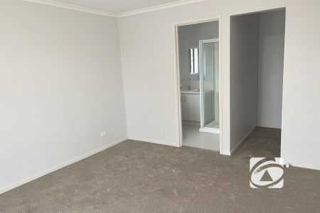 GREAT FAMILY HOME! - Photo 4