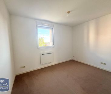 Location Appartement 2 pièces 54m² LE CATEAU CAMBRESIS 59360 - Photo 2