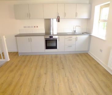 2 bedroom semi-detached house to rent - Photo 4