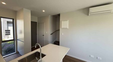 Modern 2-Bedroom Townhouse for Lease - Photo 4