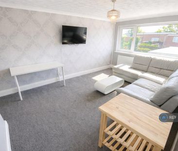 3 bedroom end of terrace house to rent - Photo 1