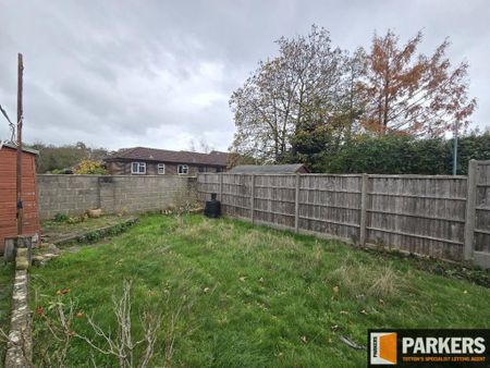2 bedroom bungalow to rent - Photo 2