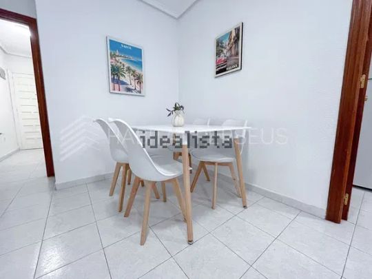 Alquiler de piso en Calle Joaquín Chapaprieta - Photo 1