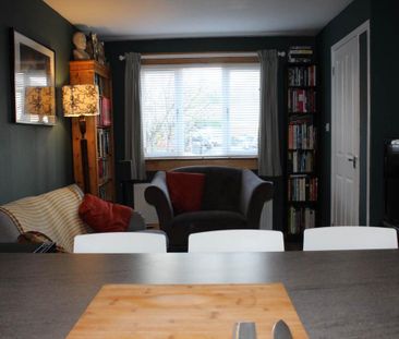 2 bedroom semi-detached villa to rent - Photo 1